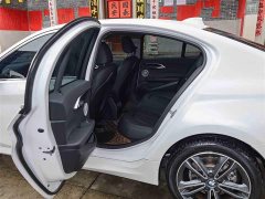 BMW 1 Series 120i M Sport - ფოტო 6