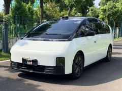 Li Auto Li Xiang MEGA Ultra - ფოტო 1