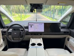 Li Auto Li Xiang MEGA Ultra - ფოტო 13