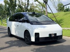 Li Auto Li Xiang MEGA Ultra - ფოტო 4