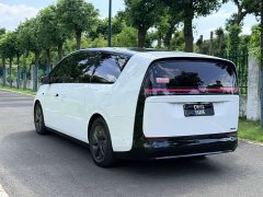 Li Auto Li Xiang MEGA Ultra - ფოტო 6