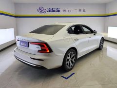 Volvo S60 B4 Smart Luxury Edition - ფოტო 3