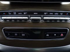 Mercedes-Benz V-Class 2022 V 260 L Long Wheelbase Luxury Edition - ფოტო 11