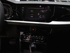 Volkswagen Passat Outstanding Edition 380TSI Dragon Ascendant Version - ფოტო 11