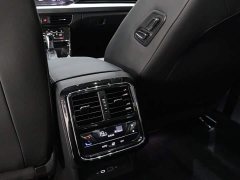 Volkswagen Passat Outstanding Edition 380TSI Dragon Ascendant Version - ფოტო 8