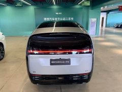 Li Auto Li Xiang MEGA Ultra - ფოტო 3