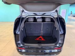 Li Auto Li Xiang MEGA Ultra - ფოტო 5