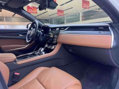 Jaguar XFL 2.0T P300 AWD Flagship Sport Gold Edition - ფოტო 13