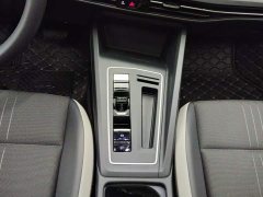 Volkswagen Golf 2021 200TSI DSG Pro - ფოტო 16