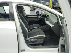 Volkswagen Golf 2021 200TSI DSG Pro - ფოტო 8