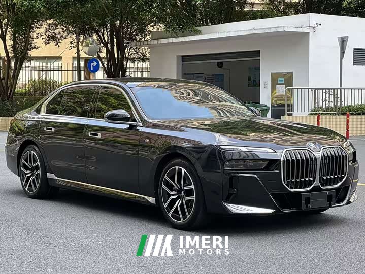 BMW 7 Series 2023 735Li M Sport Package - ავტომობილი ჩინეთიდან