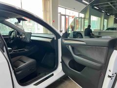 Tesla Model Y Long Range All-Wheel Drive 3D7 - ფოტო 9