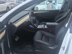 Tesla Model Y Rear-Wheel Drive - ფოტო 3