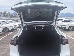 Tesla Model Y Rear-Wheel Drive - ფოტო 8