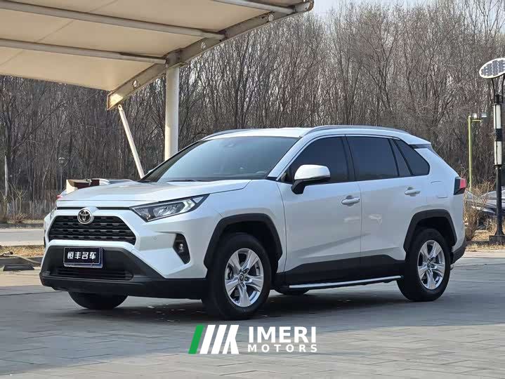 Toyota RAV4 2.0L CVT FWD Urban Edition