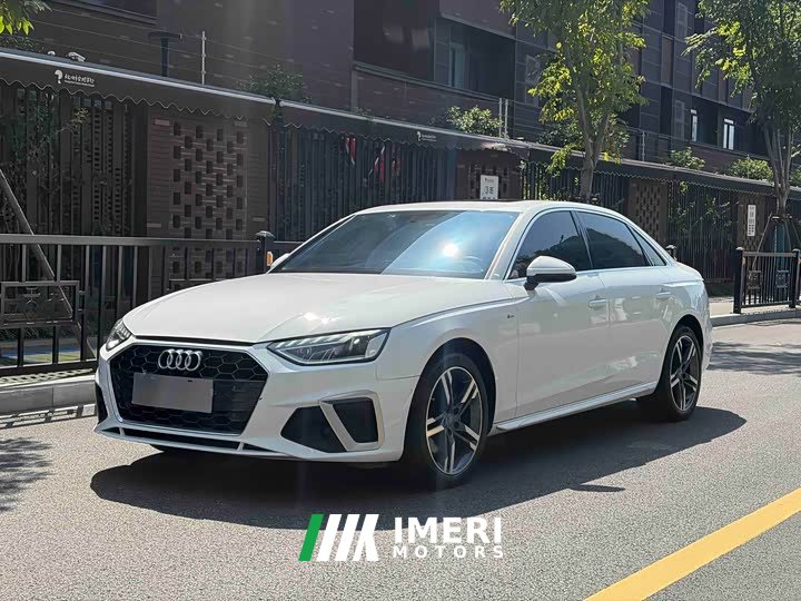 Audi A4L 40 TFSI Luxury Sport