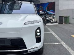NIO ES8 Six-Seat Executive Signature Edition - ფოტო 10