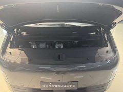Li Auto Li Xiang MEGA Ultra - ფოტო 6