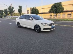 Volkswagen Santana 1.5L Manual Fashion Edition - ფოტო 3
