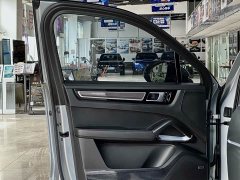 Porsche 2020 Cayenne Turbo 4.0T - ფოტო 17