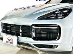 Porsche 2020 Cayenne Turbo 4.0T - ფოტო 3