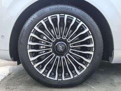 IM Motors Zhiji LS8 52 Max Luxury Six-Seater - ფოტო 18