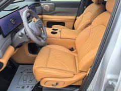 IM Motors Zhiji LS8 52 Max Luxury Six-Seater - ფოტო 5
