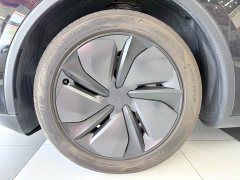 Tesla Model Y Rear-Wheel Drive - ფოტო 13