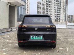 IM Motors Zhiji LS8 52 Max Luxury Six-Seater - ფოტო 15