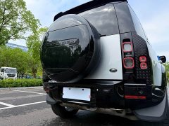 Land Rover Defender Facelift 110 3.0T P400 Dark Edition - ფოტო 10