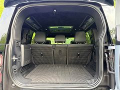 Land Rover Defender Facelift 110 3.0T P400 Dark Edition - ფოტო 15