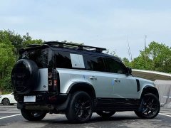Land Rover Defender Facelift 110 3.0T P400 Dark Edition - ფოტო 3