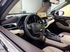 Toyota Highlander Hybrid 2.5L AWD Premium 7-Seater - ფოტო 12