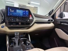 Toyota Highlander Hybrid 2.5L AWD Premium 7-Seater - ფოტო 19