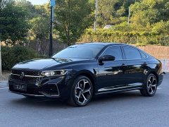 Volkswagen Passat Facelift 330TSI Starry Sky Luxury Edition - ფოტო 1