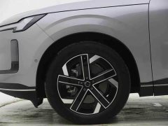 Volvo XC70 Plug-in Hybrid 2026 Two-Wheel Drive Long Range Core - ფოტო 18