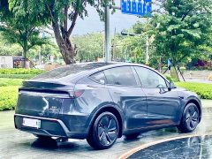 Tesla Model Y Rear-Wheel Drive - ფოტო 7