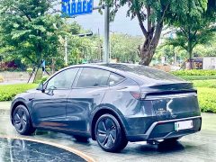 Tesla Model Y Rear-Wheel Drive - ფოტო 9