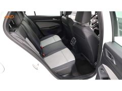 Volkswagen Golf 300TSI R-Line - ფოტო 8
