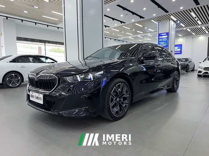 BMW 5 Series 530Li Luxury M Sport Package - ავტომობილი ჩინეთიდან