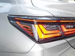 Lexus ES 200 Premium Edition - ფოტო 9