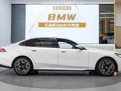 BMW 5 Series 530Li Luxury M Sport Package - ფოტო 4