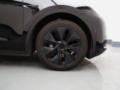 Tesla Model Y Rear-Wheel Drive - ფოტო 6