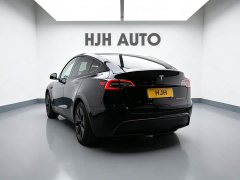 Tesla Model Y Rear-Wheel Drive - ფოტო 7