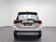 Mitsubishi Outlander 2021 2.4L AWD Radiance Edition 5-Seater - ფოტო 4