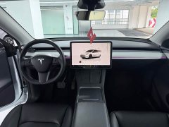 Tesla Model Y Rear-Wheel Drive - ფოტო 18