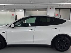 Tesla Model Y Rear-Wheel Drive - ფოტო 3