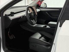 Tesla Model Y Rear-Wheel Drive - ფოტო 8