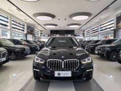 BMW X5 2022 xDrive 30Li Luxury M Sport Package - ფოტო 3