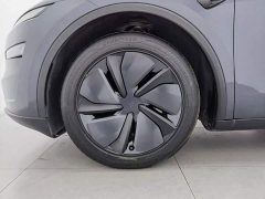 Tesla Model Y Rear-Wheel Drive - ფოტო 17